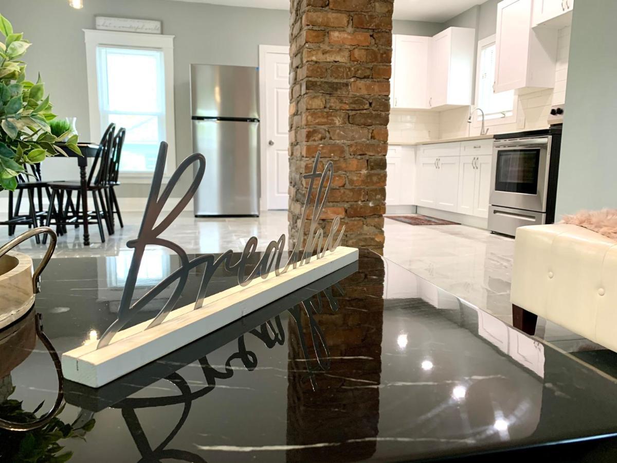 ניאגרה פולס The Oakwood Cottage- With Private Yard & Parking, Minutes From Falls & Casino By Niagara Hospitality מראה חיצוני תמונה
