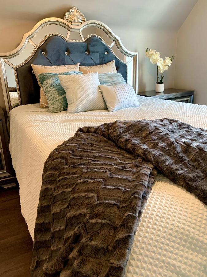 ניאגרה פולס The Oakwood Cottage- With Private Yard & Parking, Minutes From Falls & Casino By Niagara Hospitality מראה חיצוני תמונה